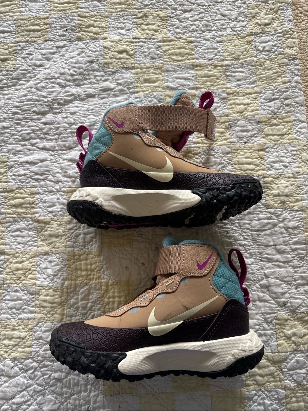 Nike Size 10 High-Top Trail Sneakers